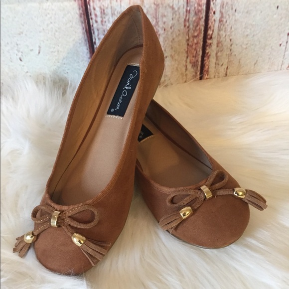 Size 7.5" David Aaron Suede Flats - Picture 4 of 7